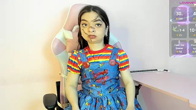 CharlotteMuller online show from 10/31/25, 05:53