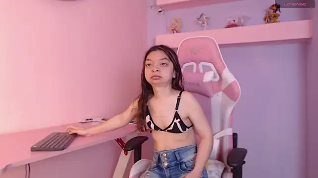 CharlotteMuller online show from 10/07/25, 07:37