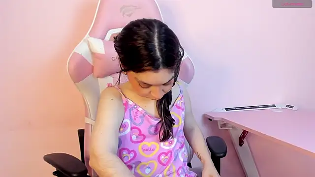 CharlotteMuller online show from 10/28/25, 07:35