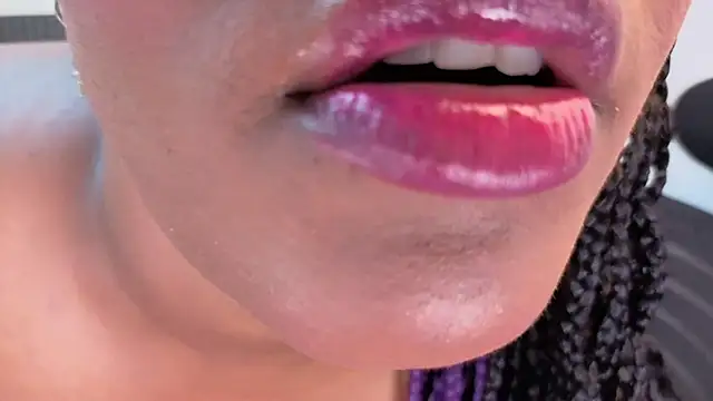 chanel brunette online show from 04/20/26, 07:26