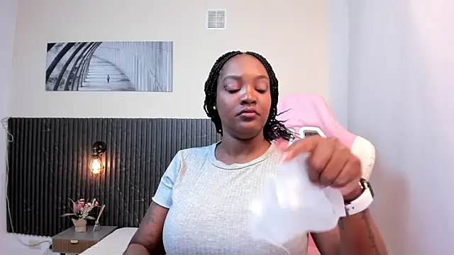 chanel brunette online show from 02/22/26, 12:51