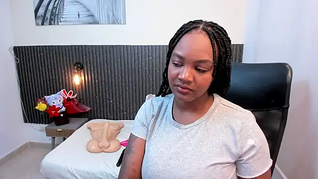 chanel brunette online show from 03/05/26, 12:24