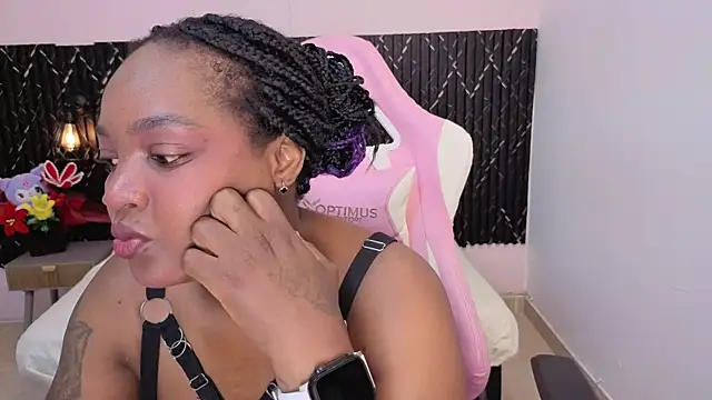 chanel brunette online show from 03/23/26, 12:27