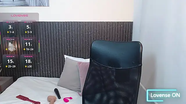 chanel brunette online show from 12/01/25, 07:37