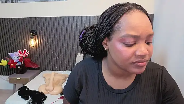 chanel brunette online show from 03/12/26, 08:13