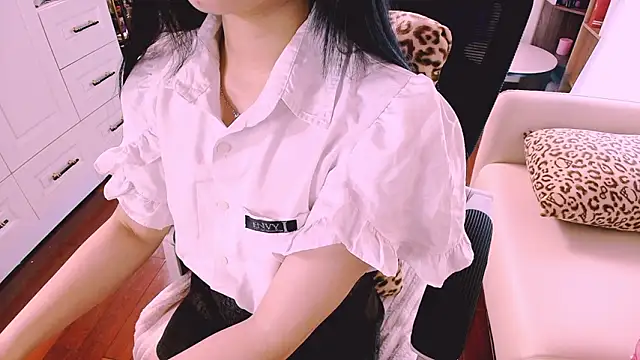 Lee Mi online show from 03/17/26, 02:31