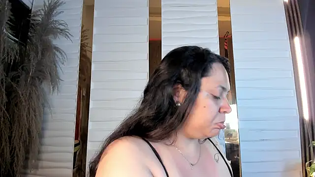 Snapshot of Biiancacox chatting on 09/24/25, 03:24 Biiancacox online show from 09/24/25, 03:24