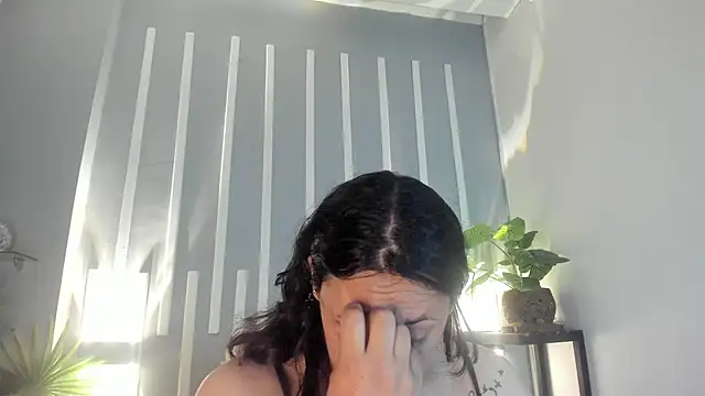 Snapshot of Biiancacox chatting on 12/02/25, 02:45 Biiancacox online show from 12/02/25, 02:45