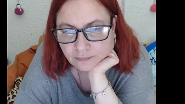 Snapshot of PlayfullMature chatting on 11/03/25, 04:39 PlayfullMature online show from 11/03/25, 04:39