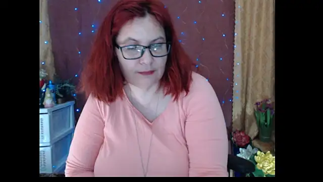 Snapshot of PlayfullMature chatting on 12/18/25, 01:44 PlayfullMature online show from 12/18/25, 01:44