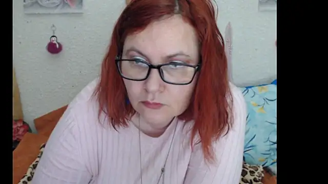 Snapshot of PlayfullMature chatting on 11/06/25, 04:00 PlayfullMature online show from 11/06/25, 04:00