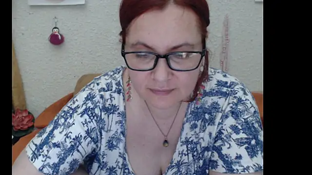 Snapshot of PlayfullMature chatting on 10/30/25, 04:37 PlayfullMature online show from 10/30/25, 04:37