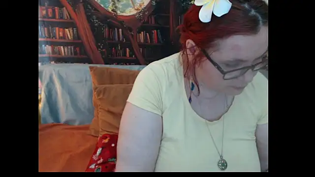 Snapshot of PlayfullMature chatting on 06/17/26, 01:43 PlayfullMature online show from 06/17/26, 01:43