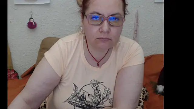 Snapshot of PlayfullMature chatting on 10/28/25, 10:14 PlayfullMature online show from 10/28/25, 10:14