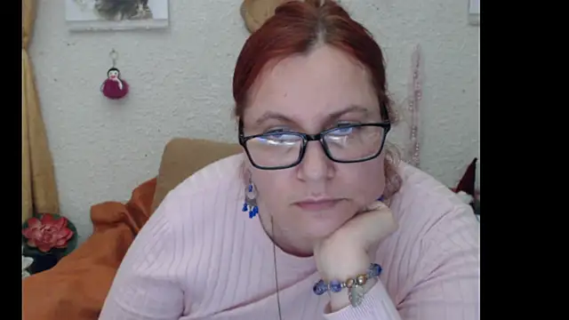 Snapshot of PlayfullMature chatting on 10/21/25, 11:26 PlayfullMature online show from 10/21/25, 11:26