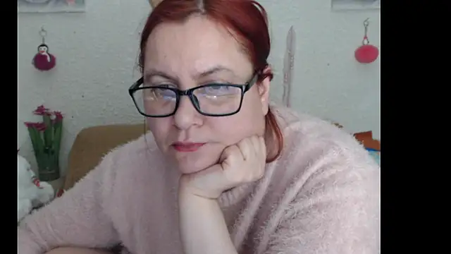 Snapshot of PlayfullMature chatting on 11/24/25, 09:59 PlayfullMature online show from 11/24/25, 09:59