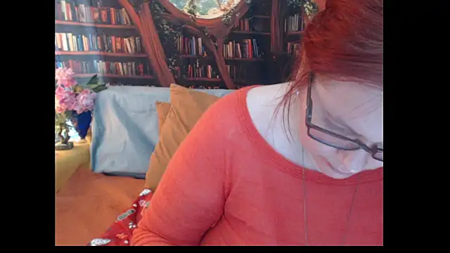 Snapshot of PlayfullMature chatting on 06/12/26, 01:42 PlayfullMature online show from 06/12/26, 01:42