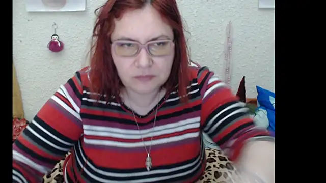 Snapshot of PlayfullMature chatting on 10/26/25, 02:50 PlayfullMature online show from 10/26/25, 02:50