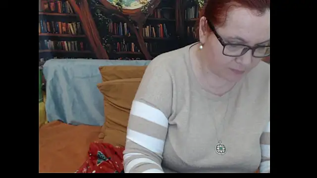 Snapshot of PlayfullMature chatting on 06/25/26, 04:43 PlayfullMature online show from 06/25/26, 04:43