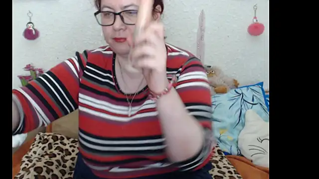 Snapshot of PlayfullMature chatting on 11/30/25, 07:47 PlayfullMature online show from 11/30/25, 07:47