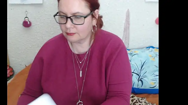 Snapshot of PlayfullMature chatting on 11/04/25, 05:39 PlayfullMature online show from 11/04/25, 05:39