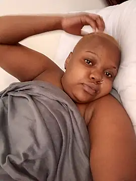 queennapal online show from 02/15/26, 06:36