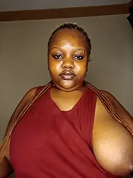 queennapal online show from 10/10/25, 07:47