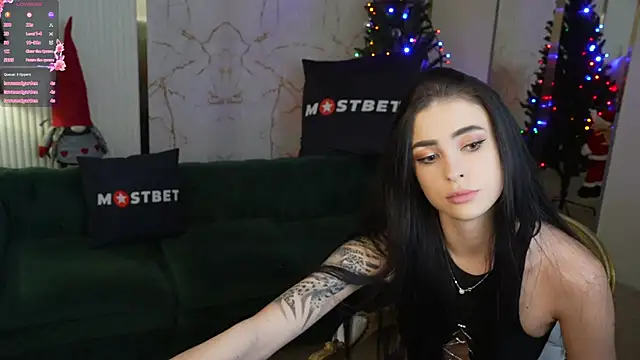 Snapshot of Tina_Breeze chatting on 12/19/24, 11:50 Tina Breeze online show from 12/19/24, 11:50