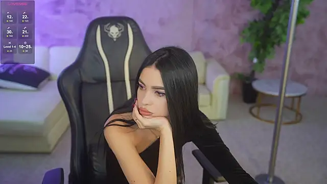 Tina Breeze online show from 10/31/25, 08:22