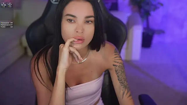 Tina Breeze online show from 06/06/26, 08:19