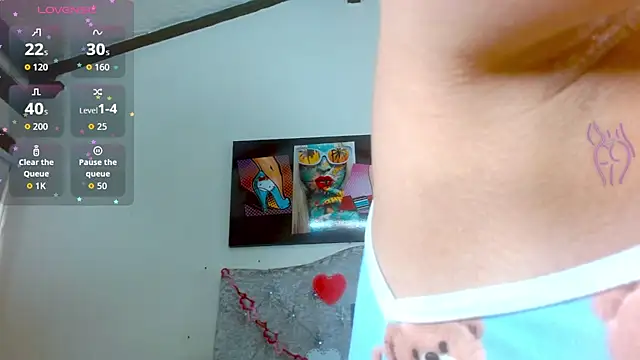 Eva Hoot online show from 10/19/25, 04:43