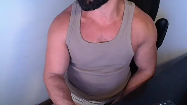 Snapshot of TopDaddy23 chatting on 07/14/26, 02:05 TopDaddy23 online show from 07/14/26, 02:05