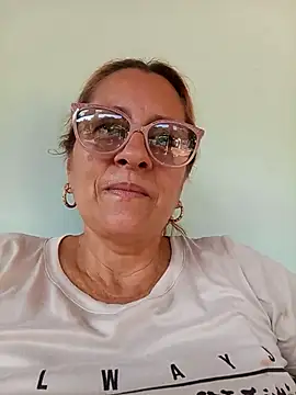 Snapshot of deisy_summers47x chatting on 02/17/25, 12:54 deisy summers47x online show from 02/17/25, 12:54