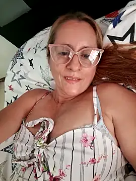Snapshot of deisy_summers47x chatting on 02/14/25, 04:31 deisy summers47x online show from 02/14/25, 04:31