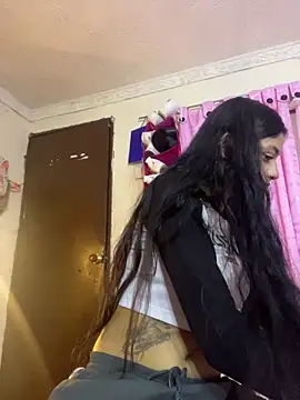 Snapshot of _Dulcinea777 chatting on 04/21/26, 02:14 Dulcinea777 online show from 04/21/26, 02:14