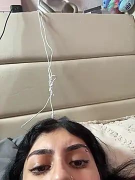 ThickerThanYoBitch online show from 11/13/25, 04:00