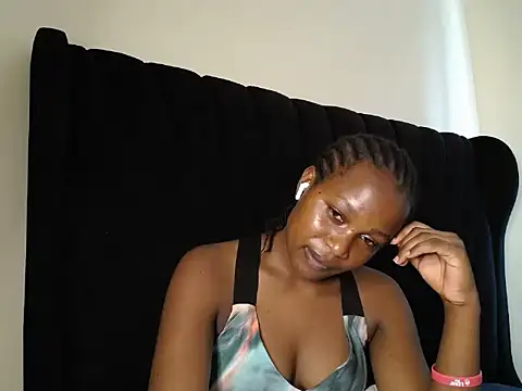 Snapshot of tasha_kimmy chatting on 12/18/25, 05:01 tasha kimmy online show from 12/18/25, 05:01