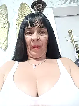 Snapshot of biancchi chatting on 06/25/26, 10:48 biancchi online show from 06/25/26, 10:48