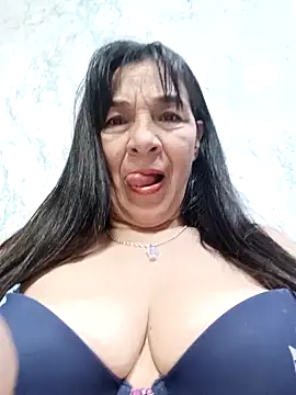 Snapshot of biancchi chatting on 05/20/26, 12:35 biancchi online show from 05/20/26, 12:35