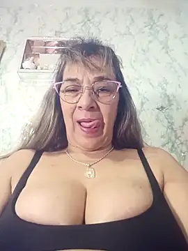 Snapshot of biancchi chatting on 10/13/25, 09:55 biancchi online show from 10/13/25, 09:55