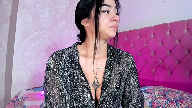 Snapshot of KittyNicolle chatting on 12/11/24, 04:20 KittyNicolle online show from 12/11/24, 04:20