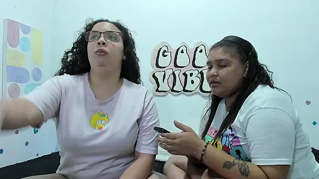 Danielaandximena online show from 12/05/25, 02:21