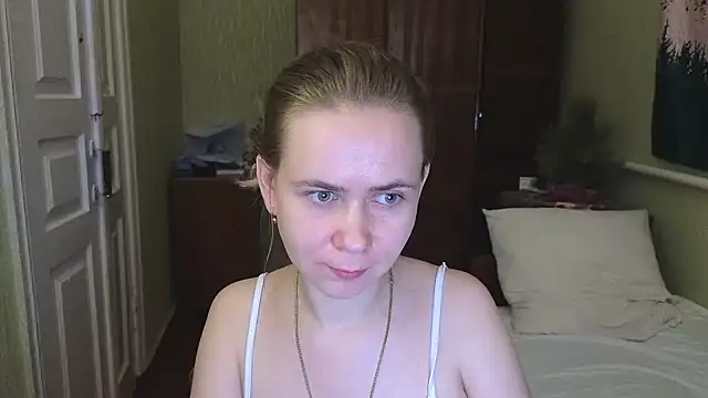 Snapshot of Riley_Roo chatting on 01/25/25, 08:53 Riley Roo online show from 01/25/25, 08:53