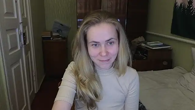 Snapshot of Riley_Roo chatting on 03/14/25, 06:18 Riley Roo online show from 03/14/25, 06:18