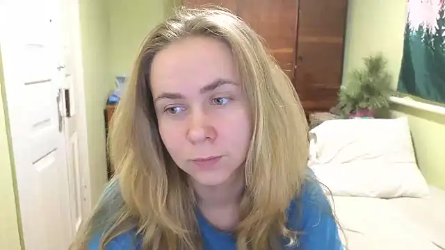 Snapshot of Riley_Roo chatting on 01/15/25, 05:58 Riley Roo online show from 01/15/25, 05:58
