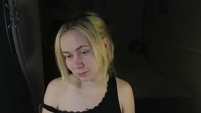 Riley Roo online show from 03/05/26, 06:04