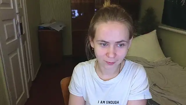 Snapshot of Riley_Roo chatting on 01/10/25, 08:59 Riley Roo online show from 01/10/25, 08:59