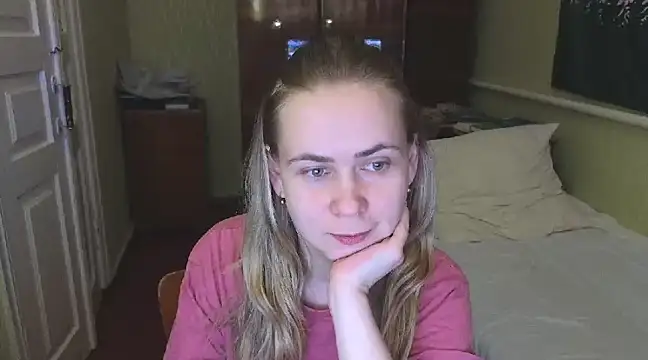 Snapshot of Riley_Roo chatting on 02/25/25, 08:32 Riley Roo online show from 02/25/25, 08:32