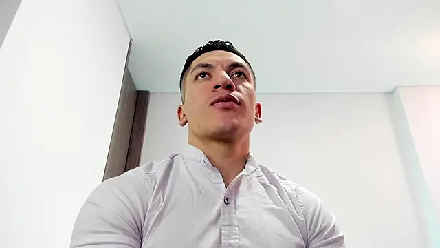 Snapshot of aquiles_51 chatting on 06/01/26, 06:51 aquiles 51 online show from 06/01/26, 06:51