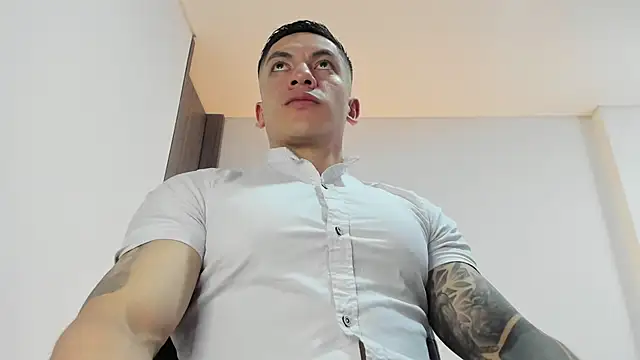 Snapshot of aquiles_51 chatting on 05/10/26, 05:59 aquiles 51 online show from 05/10/26, 05:59